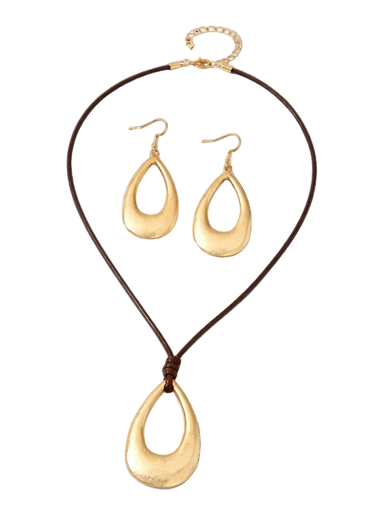 Amaya Elaia Halskette und Ohrring Set mit eleganten Perlen und goldfarbenen Details, auf weißem Hintergrund.