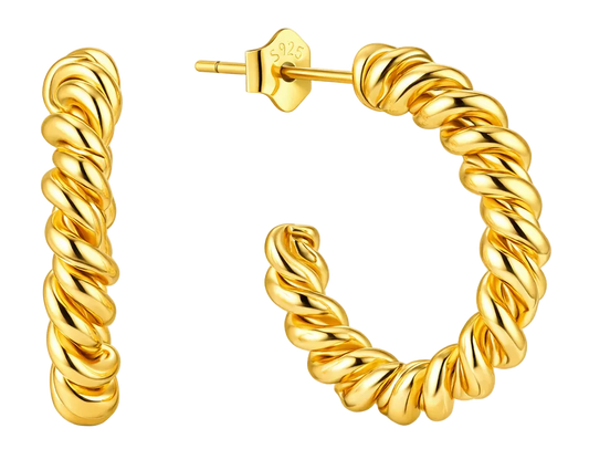 Goldene Twist-Ohrringe von amaya, elegante Creolen mit gedrehtem Design, schimmerndes Schmuckstück für Damen
